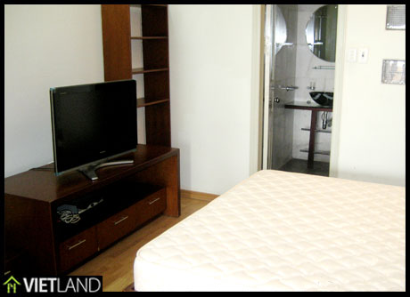 3-bed apartment for rent in Dong Da district, full furniture, $900	