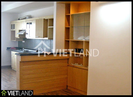 2 bed apartment for rent in Ha Noi, 1 km walk to VinCom Tower