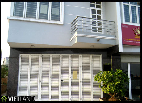 Office space for rent in Lac Long Quan Street, Tay Ho district