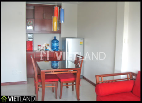 Truc Bach lake viewed flat for rent in Ba Dinh district, Ha Noi 