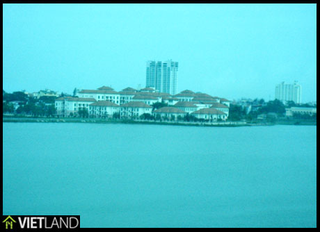 WestLake in Ha Noi: Pent-house with 2 bedrooms facing to the Lake