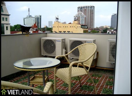 Serviced apartment bright and nice, close to Ha Noi Zoo for rent