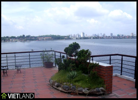 Skyline apartment for rent facing to the two lakes of Ha Noi